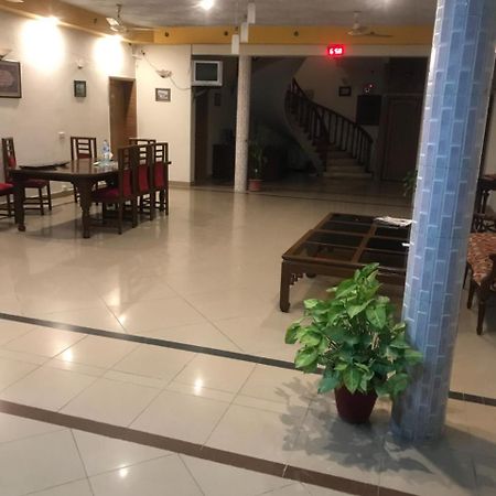 New Shelton Guest House Islamabad Extérieur photo