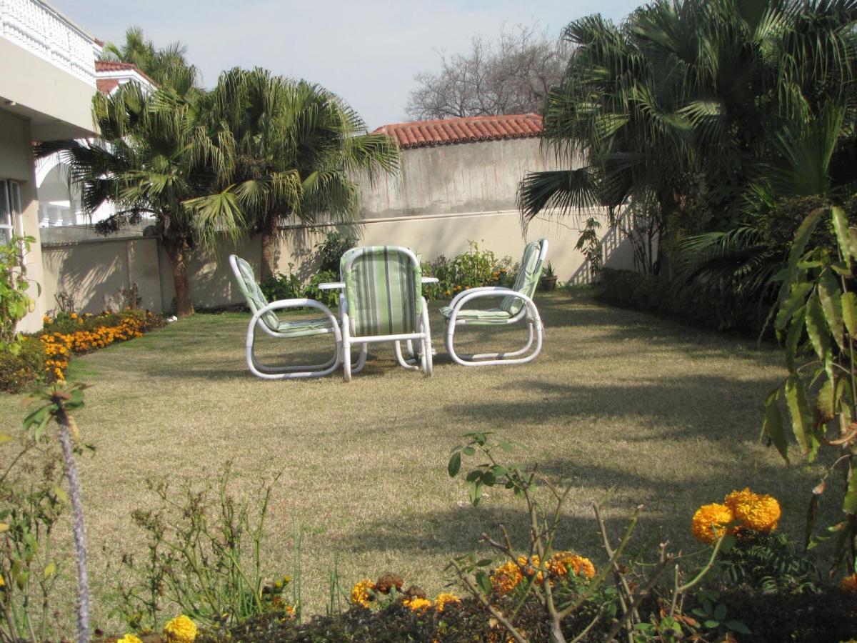 New Shelton Guest House Islamabad Extérieur photo