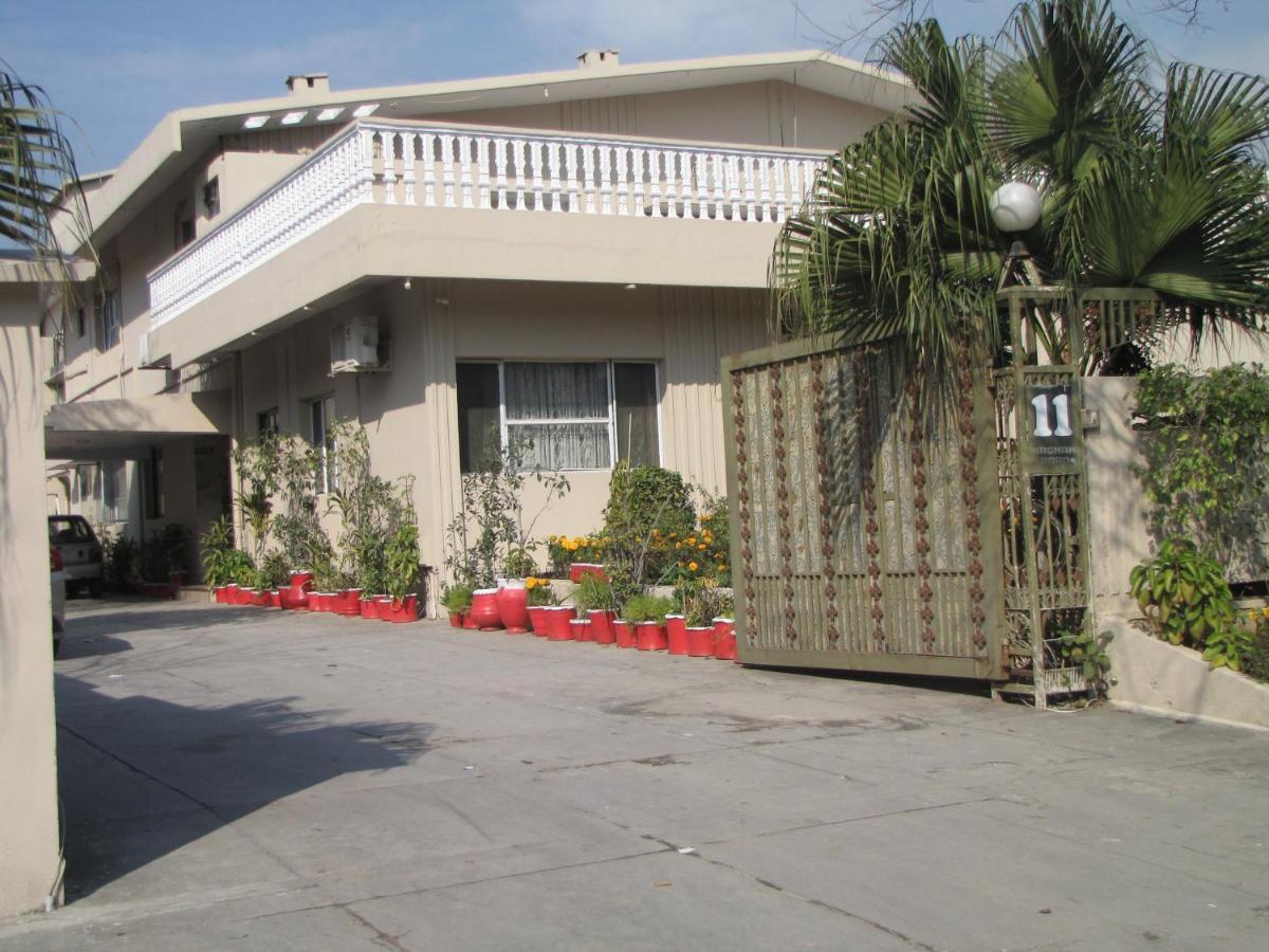 New Shelton Guest House Islamabad Extérieur photo